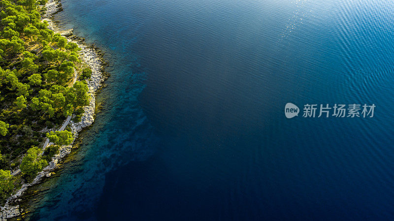 克罗地亚Dugi otok岛的海岸线